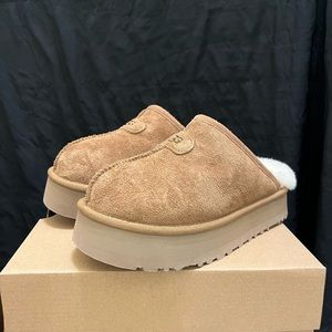 Brand new Ugg Discoquette Genuine Shearling Slide Slipper